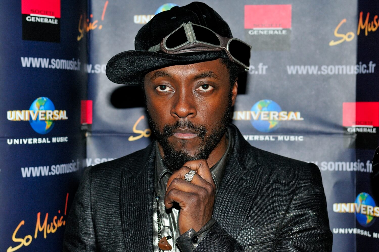 Will.i.am called a Qantas flight attendant racist. Now the airline is helping her to sue