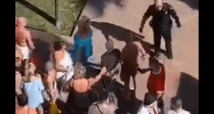VIDEO: British tourists in Spain ignore lockdown singing to police ‘we’ve all got the virus, na na na na!’ | Secret Flying VIDEO: British tourists in Spain ignore lockdown singing to police ‘we’ve all got the virus, na na na na!’ | Secret Flying