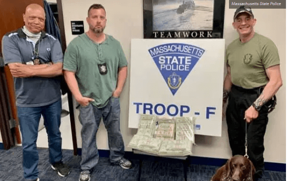 Man caught with $140,000 cash at Boston Airport walks away and leaves money after questioning | Secret Flying Man caught with $140,000 cash at Boston Airport walks away and leaves money after questioning | Secret Flying