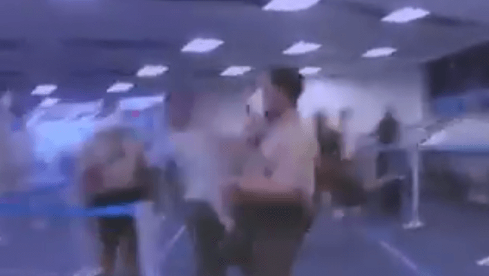 VIDEO: Miami officer fired after punching woman in face at the airport | Secret Flying VIDEO: Miami officer fired after punching woman in face at the airport | Secret Flying