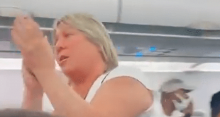 VIDEO: Maskless woman blames racism for getting kicked off Spirit Airlines flight | Secret Flying VIDEO: Maskless woman blames racism for getting kicked off Spirit Airlines flight | Secret Flying