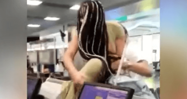 Couple denied boarding for being barefoot are arrested after attacking American Airlines agent | Secret Flying Couple denied boarding for being barefoot are arrested after attacking American Airlines agent | Secret Flying