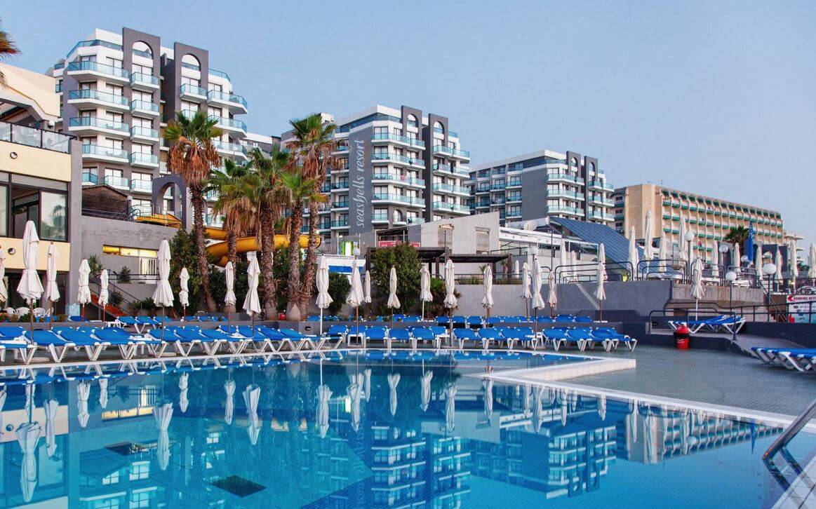 4* AX Seashells Resort in Malta for only $15 USD per night