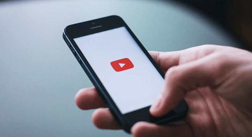 YouTube pranksters kicked off American Airlines flight after hiding under first class seat