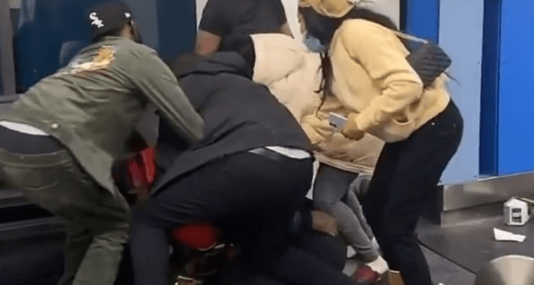 VIDEO: Two arrested after brawl with Spirit Airlines staff over carry-on size | Secret Flying VIDEO: Two arrested after brawl with Spirit Airlines staff over carry-on size | Secret Flying