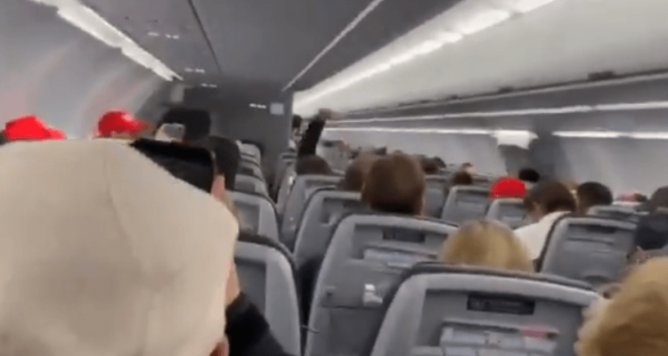 Pilot threatens to ‘dump’ pro-Trump passengers in Kansas after they refuse facemasks and chant ‘USA’ during flight | Secret Flying Pilot threatens to ‘dump’ pro-Trump passengers in Kansas after they refuse facemasks and chant ‘USA’ during flight | Secret Flying