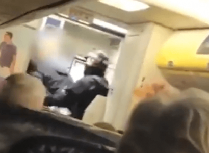 Ryanair passenger arrested after headbutting cabin crew over facemask | Secret Flying