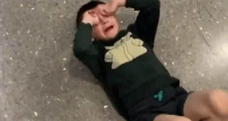 Spirit Airlines kicks 4-year-old boy with autism off flight for not wearing mask | Secret Flying