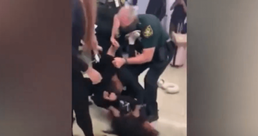 VIDEO: Two Chicago women who refused face masks physically attacked for causing everyone to deplane