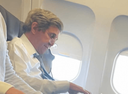 American Airlines to investigate why John Kerry was not wearing a mask | Secret Flying