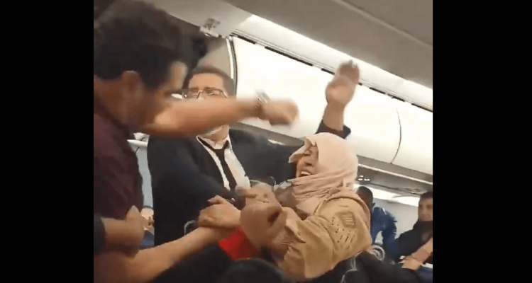 VIDEO: Crazy scenes as Tunisair passengers fight over luggage space | Secret Flying