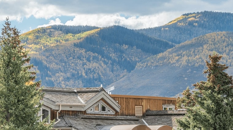 Charlotte, North Carolina to Eagle, Colorado (& vice versa) for only $172 roundtrip (Nov dates)