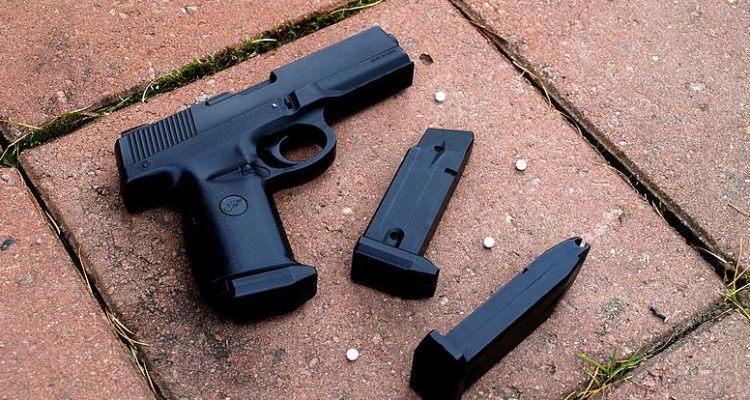 United flight evacuated after teenager AirDrops toy gun picture to other passengers | Secret Flying United flight evacuated after teenager AirDrops toy gun picture to other passengers | Secret Flying