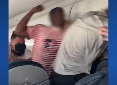 VIDEO: American Airlines passengers brawl over a reclined seat that got stuck | Secret Flying