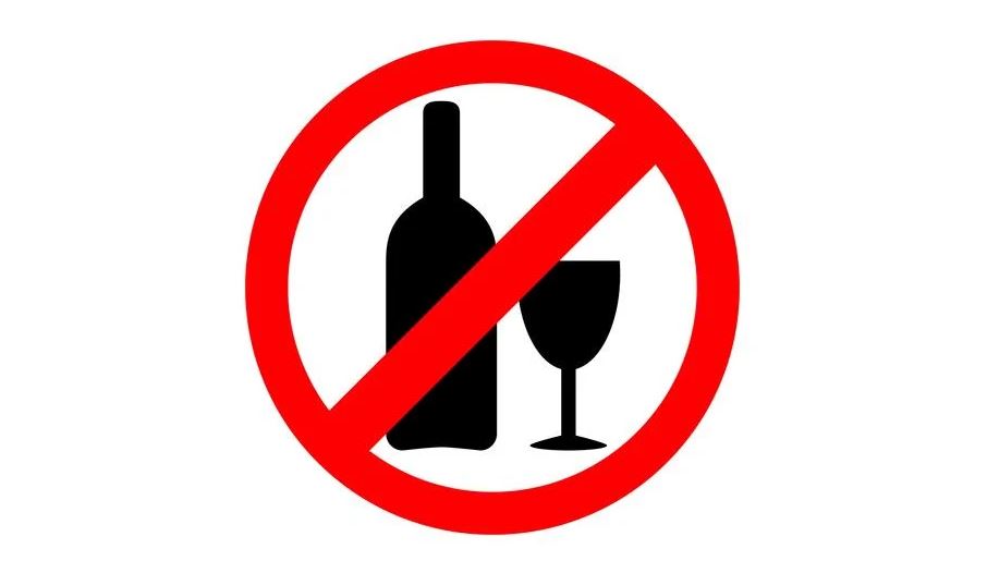 American Airlines extends alcohol ban for economy class passengers to 2022