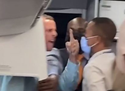 VIDEO: Couple argue with JetBlue staff over face masks before getting thrown off | Secret Flying