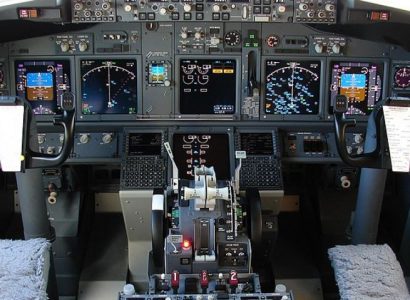 United Airlines says unvaccinated pilots on paid leave are costing the company millions | Secret Flying