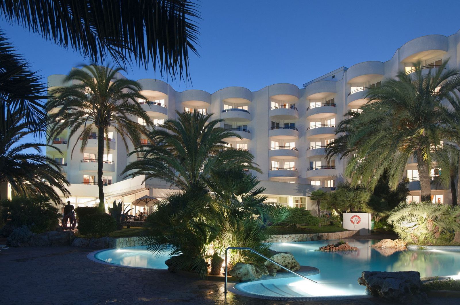 4* Hipotels Dunas Aparthotel in Palma de Mallorca, Spain for only $34 USD per night