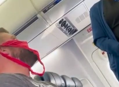 Florida man banned from United for wearing thong as facemask compares himself to Rosa Parks | Secret Flying