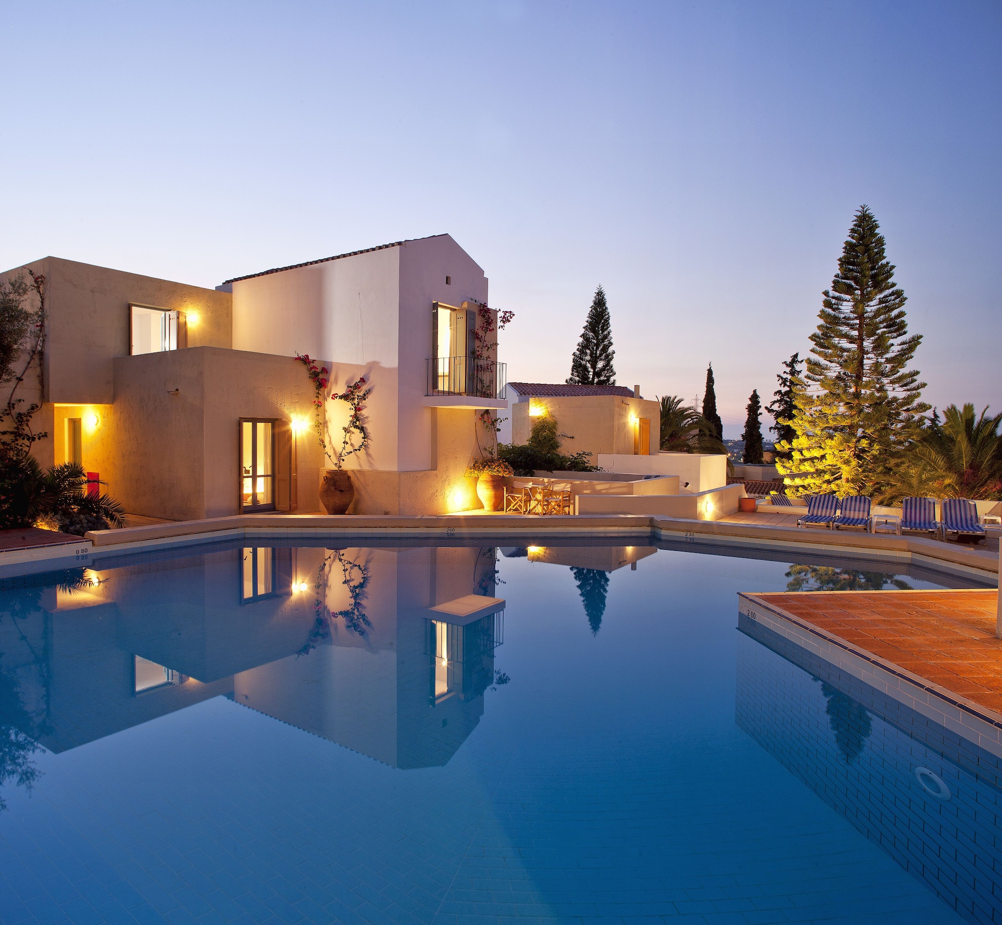 4* Galaxy Villas in Greece for only $23 USD per night