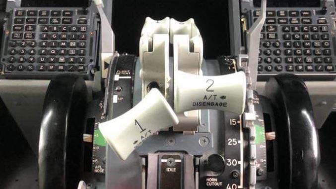 Passenger breaks into American Airlines cockpit and damages controls before Honduras flight | Secret Flying Passenger breaks into American Airlines cockpit and damages controls before Honduras flight | Secret Flying