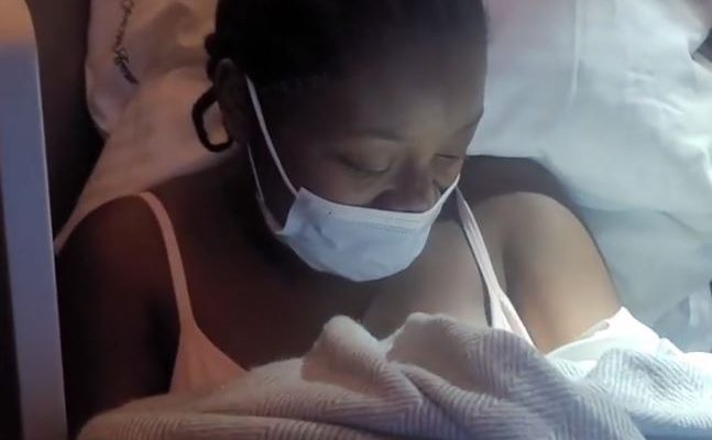 Woman gives birth to baby aboard 11-hour flight from Ghana to US | Secret Flying Woman gives birth to baby aboard 11-hour flight from Ghana to US | Secret Flying