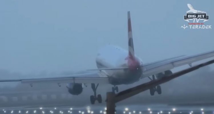 Heathrow Airport livestream goes viral as planes struggle to land during Storm Eunice | Secret Flying Heathrow Airport livestream goes viral as planes struggle to land during Storm Eunice | Secret Flying