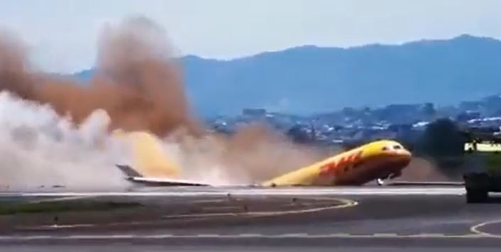VIDEO: DHL cargo plane breaks in half while landing at Costa Rican airport | Secret Flying