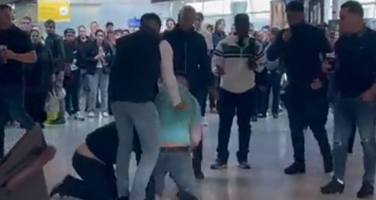 VIDEO: Dublin Airport fight leaves one man in hospital and another arrested | Secret Flying VIDEO: Dublin Airport fight leaves one man in hospital and another arrested | Secret Flying