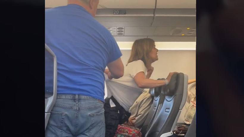 VIDEO: Couple kicked off JetBlue flight after homophobic slurs and praising ‘king’ Elon Musk