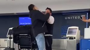 VIDEO: Former NFL player arrested after brawling with United
Airlines employee
