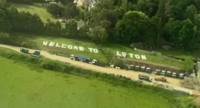 Prankster’s ‘Welcome to Luton’ stunt panics passengers arriving at Gatwick | Secret Flying