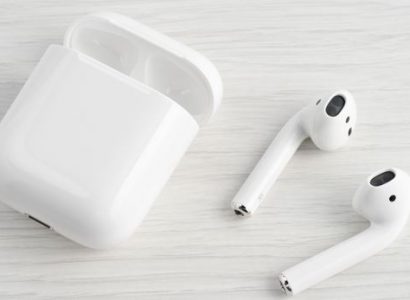 Passenger accuses BA worker of stealing his AirPods after tracking them from London flat to Heathrow every day | Secret Flying