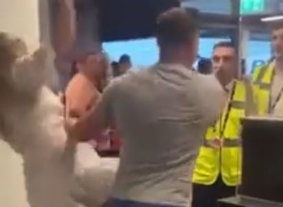VIDEO: Drunk easyJet flier shoves girlfriend to punch airport worker | Secret Flying
