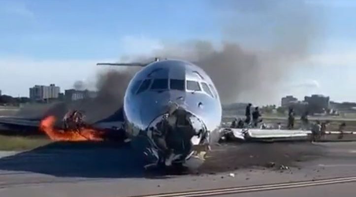 Dominican plane with 126 people onboard crash-lands at Miami Airport | Secret Flying Dominican plane with 126 people onboard crash-lands at Miami Airport | Secret Flying