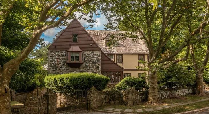 The Godfather mansion is on Airbnb for only $50 per night | Secret Flying
