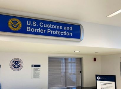 American Airlines passenger arrested for stealing $10,000 from fellow fliers on flight from Argentina to Miami | Secret Flying
