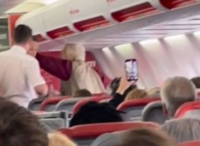 How can she slap? Elderly woman ‘urinates on several seats’ and slaps Jet2 flight attendant for taking her drink away | Secret Flying