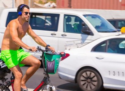 Italian holiday town enforces €500 fines for tourists who go shirtless in public | Secret Flying