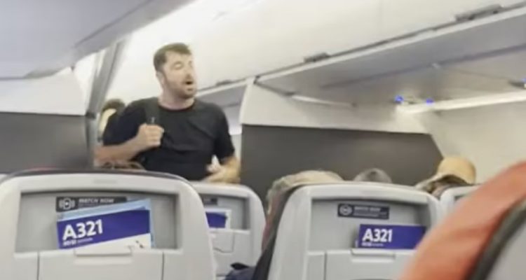 VIDEO: Chemical engineer fired by GlaxoSmithKline after using the N-word on American Airlines plane | Secret Flying