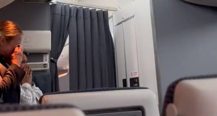 VIDEO: British Airways flight attendants left in tears when pilot announces Queen’s death mid-flight | Secret Flying