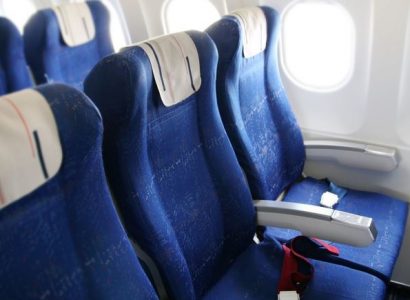 Passenger praised for refusing to give up seat for family on flight | Secret Flying