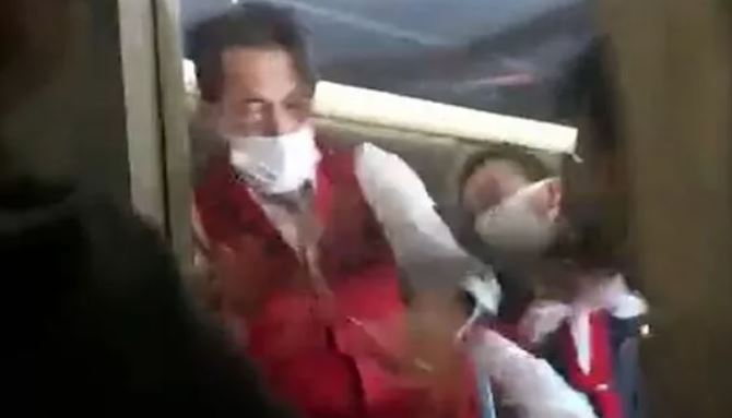 VIDEO: Drunk off-duty pilot bites flight attendant’s finger on Turkish Airlines flight | Secret Flying