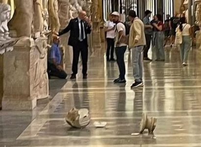 American tourist smashes 2,000-year-old statues in the Vatican after being told he couldn’t see Pope Francis | Secret Flying
