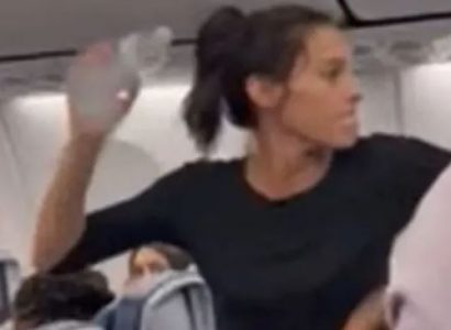VIDEO: Woman turns violent on Delta flight when asked to take dog off her lap | Secret Flying
