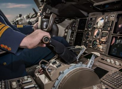 Airlines push for lone pilot flights to cut costs | Secret Flying