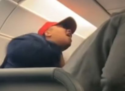 VIDEO: Couple kicked off Frontier flight after forcing their way onto plane | Secret Flying
