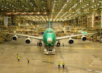 End of an era: Very last 747 jumbo jet rolls off Boeing’s assembly line | Secret Flying