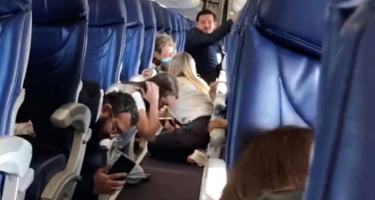 Sinaloa cartel shoots at Aeromexico plane in retaliation of El Chapo son’s arrest | Secret Flying
