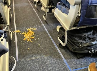 Southwest flight attendant refuses to let plane take off until passengers pick up rice off the floor | Secret Flying